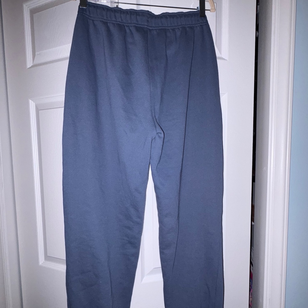 Like new ALO Accolade bluestone sweatpants cuffed